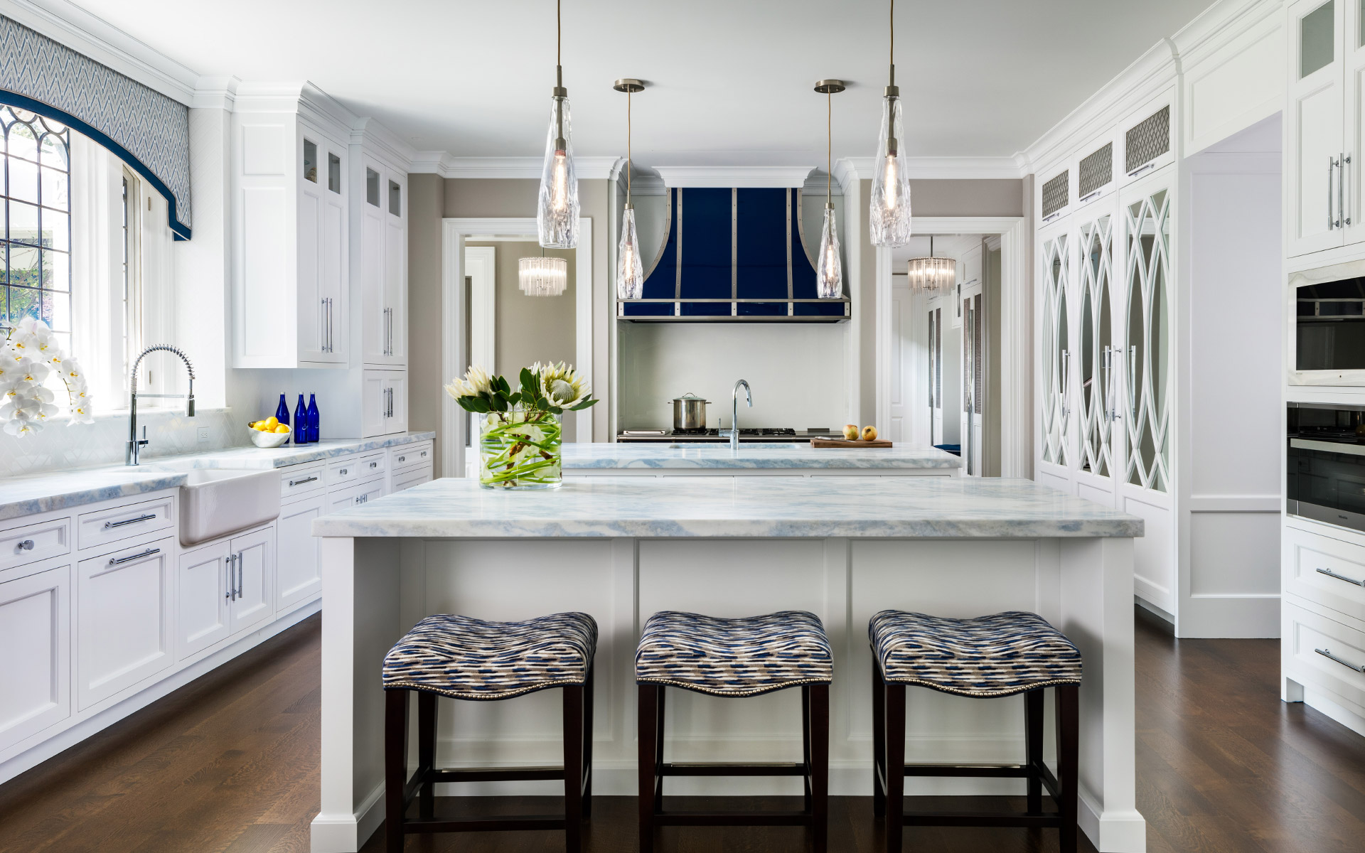 DEANE has deep expertise in transitional kitchen design.